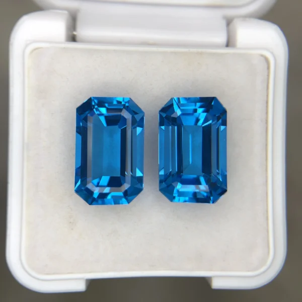 Swiss Blue Topaz 0001a REALSTONES.PK